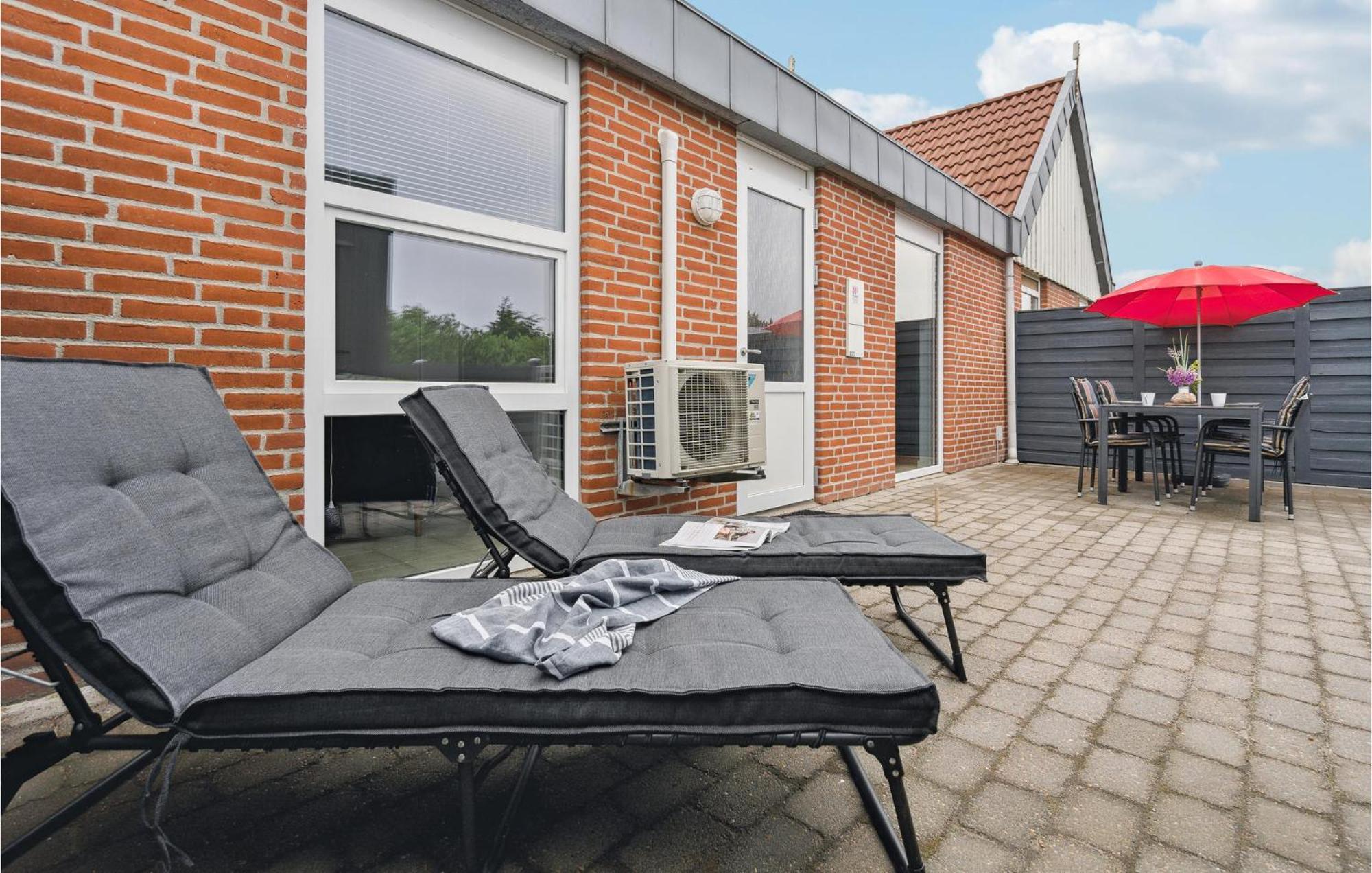 Amazing Home In Hvide Sande With Wifi Bjerregard Exterior photo